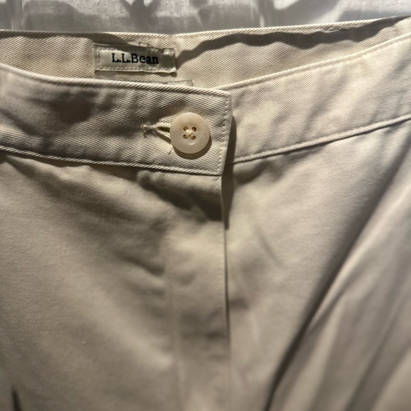 L.L. Bean Womens Stretch Shorts Size 16 Original Fit Beige  Front Pockets Cotton - Picture 5 of 9